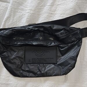 ALOHA Collection Black Zip Pouch
